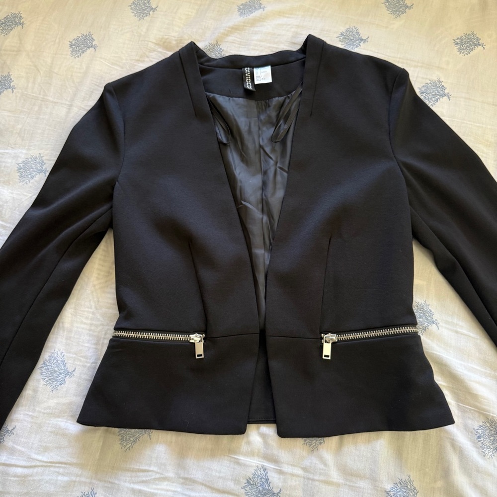 H&M women’s Black Blazer Size 6 - Picture 3 of 8